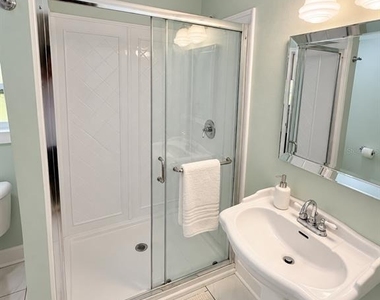 8807 Dyer Road - Photo Thumbnail 10