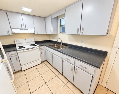 904 Two House Lane - Photo Thumbnail 2