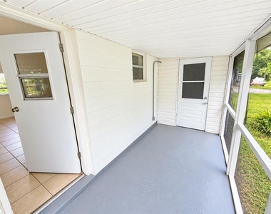 904 Two House Lane - Photo Thumbnail 12