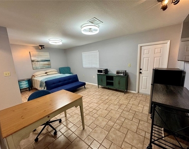 12684 81st Avenue - Photo Thumbnail 2