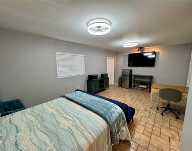 12684 81st Avenue - Photo Thumbnail 4