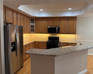 2855 Bayshore Trails Drive - Photo Thumbnail 1
