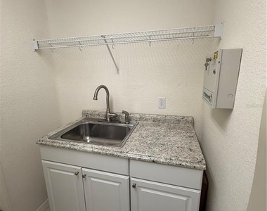 2855 Bayshore Trails Drive - Photo Thumbnail 16