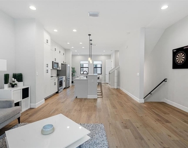 1332 W Gray Street - Photo Thumbnail 7