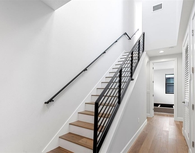 1332 W Gray Street - Photo Thumbnail 24