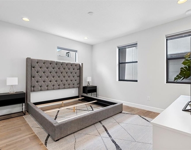 1332 W Gray Street - Photo Thumbnail 15