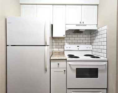 2366 Shelley Street - Photo Thumbnail 8