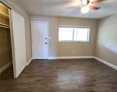 2366 Shelley Street - Photo Thumbnail 12
