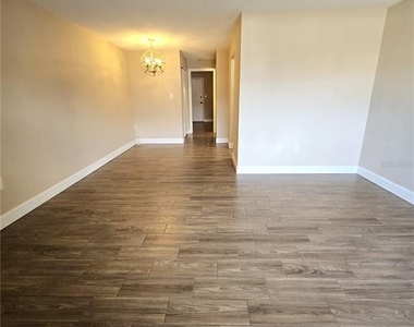 2366 Shelley Street - Photo Thumbnail 4