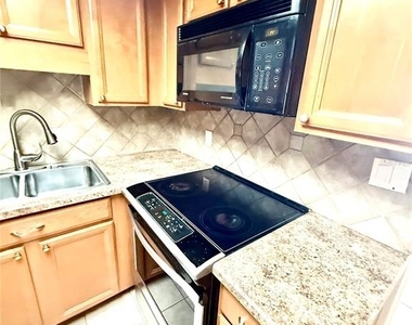 4607 W North B Street - Photo Thumbnail 6