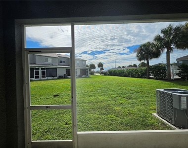 6731 Lake Rochester Lane - Photo Thumbnail 11