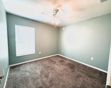 5303 White Egret Lane - Photo Thumbnail 6