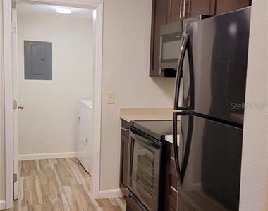 12135 Fox Chase Drive - Photo Thumbnail 3