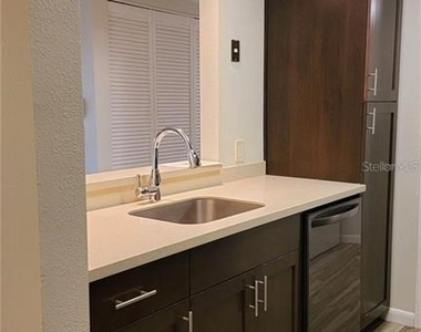 12135 Fox Chase Drive - Photo Thumbnail 4