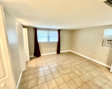 8034 Jasmine Boulevard - Photo Thumbnail 6