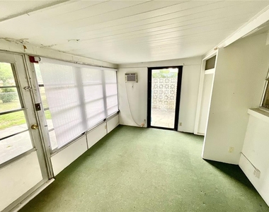 8034 Jasmine Boulevard - Photo Thumbnail 12