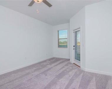 3210 Bryant Park Drive - Photo Thumbnail 14