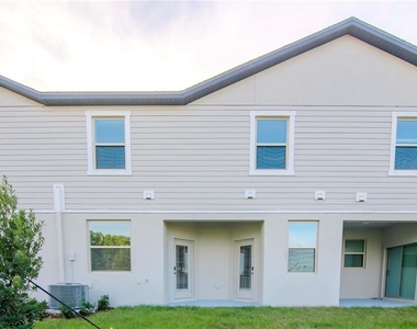 3210 Bryant Park Drive - Photo Thumbnail 41