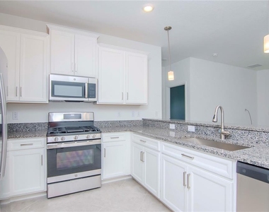 3210 Bryant Park Drive - Photo Thumbnail 7