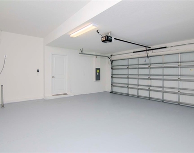 3210 Bryant Park Drive - Photo Thumbnail 38