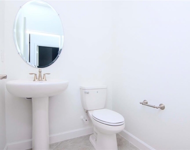 3210 Bryant Park Drive - Photo Thumbnail 13