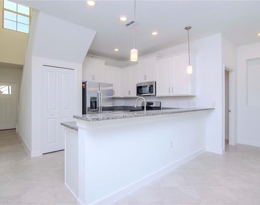3210 Bryant Park Drive - Photo Thumbnail 8