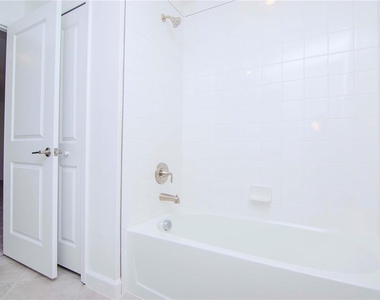 3210 Bryant Park Drive - Photo Thumbnail 31