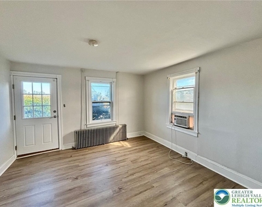 4067 Newburg Road - Photo Thumbnail 11