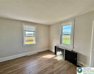 4067 Newburg Road - Photo Thumbnail 16