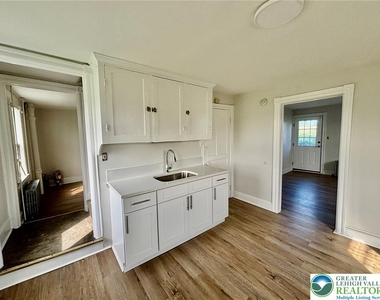 4067 Newburg Road - Photo Thumbnail 10