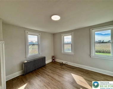 4067 Newburg Road - Photo Thumbnail 12