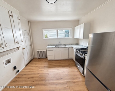 438 14th Avenue - Photo Thumbnail 6