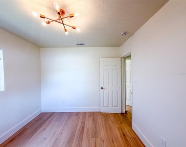 4211 W Bay View Avenue - Photo Thumbnail 14