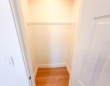 4211 W Bay View Avenue - Photo Thumbnail 13