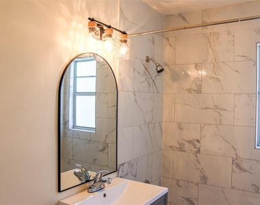 4211 W Bay View Avenue - Photo Thumbnail 15