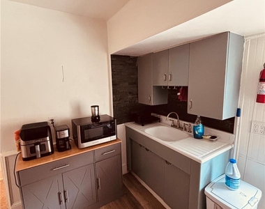 34 Penn Street S - Photo Thumbnail 8
