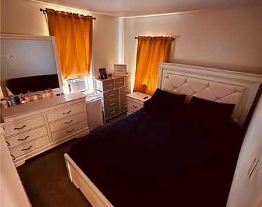 34 Penn Street S - Photo Thumbnail 2
