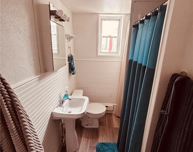 34 Penn Street S - Photo Thumbnail 5