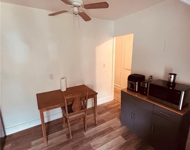 34 Penn Street S - Photo Thumbnail 1