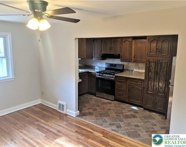703 Spring Street - Photo Thumbnail 6