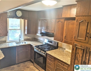 703 Spring Street - Photo Thumbnail 8