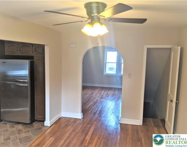 703 Spring Street - Photo Thumbnail 5