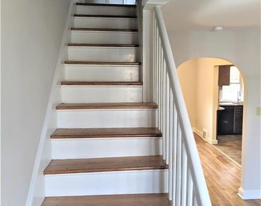 703 Spring Street - Photo Thumbnail 11