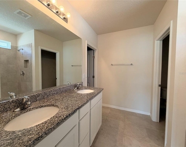 9643 Summers Cay Circle - Photo Thumbnail 9