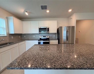 9643 Summers Cay Circle - Photo Thumbnail 5