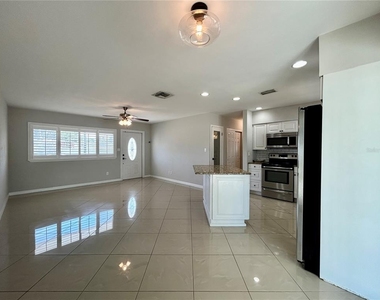 295 59th Avenue Ne - Photo Thumbnail 4