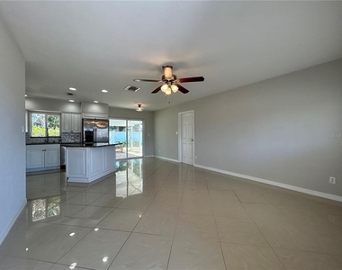 295 59th Avenue Ne - Photo Thumbnail 2