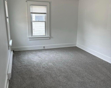 1017 Main Street - Photo Thumbnail 2