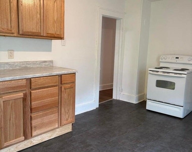1017 Main Street - Photo Thumbnail 3