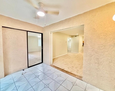 2661 Sabal Springs Circle - Photo Thumbnail 17